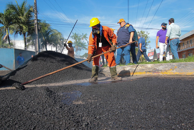 6.5.2022 - 6.5.2022 - Asfalta Manaus completa uma semana com mais de 350 ruas recuperadas em todas as zonas