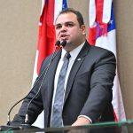 03 Dep. Roberto Cidade No E28098Janeiro Branco deputado Roberto Cidade destaca lei que estabelece a PoliCC81tica Estadual de DiagnoCC81stico e Tratamento da DepressaCC83o
