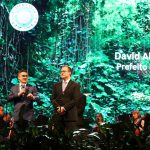 Prefeito destaca protagonismo de Manaus na preservacao ambiental durante cerimonia do Premio Nobel Verde