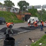 Prefeitura de Manaus realiza manutencao em asfalto das avenidas Noel Nutels e Governador Jose Lindoso 1