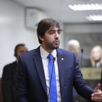 04 Dep. Thiago Abrahim propoCC83e que madeira apreendida seja destinada para construcCCA7aCC83o de pontes nos municiCC81pios atingidos pela cheia no Amazonas