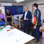 05 Dep. Cabo Maciel visita Escola estadual professor JuCC81lio CeCC81sar de Moraes Passos e ouve demandas dos servidores 1024x683 1