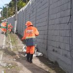 Avenida General Rodrigo Otavio recebe servico de limpeza da prefeitura