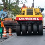 Prefeitura leva E28098Asfalta Manaus a rua com 298 metros de extensao no bairro Vila da Prata scaled 1