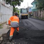 Programa E28098Asfalta Manaus da prefeitura chega ao bairro Sao Francisco e recupera trecho de 600 metros scaled 1