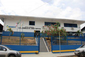 Reinauguracao da Esc. Mul. Jornalista Saba Raposo 11 300x200 1