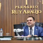 05 Deputado Roberto Cidade propoCC83e leis que ampliam a atencCCA7aCC83o aCC80 sauCC81de da mulher 1024x683 1