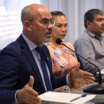 09 Dep. Cabo Maciel ComissaCC83o de EducacCCA7aCC83o da Aleam acompanha negociacCCA7aCC83o e Governo oferece 14 de reajuste aos servidores da educacCCA7aCC83o