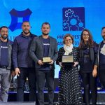 Dani e Flavio recebendo premios 2