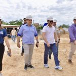 Prefeito vistoria obras de UBS E28098mini hospital na zona Norte 1 scaled 1