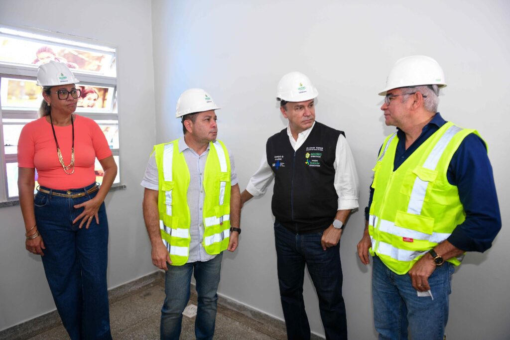 Governador em exercício Tadeu de Souza vistoria reforma do Caic do Alvorada, que terá agendamento online e atendimentos ampliados Portal Informe Digital Caic Ricardo Machado 01 1024x683 1
