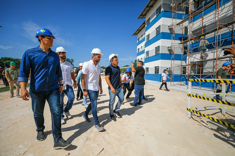 Governador em exercício Tadeu de Souza inspeciona obras do Ozias Monteiro II, novo residencial do ‘Amazonas Meu Lar’ Portal Informe Digital Ozias Monteiro Alex Pazuello Secom 8