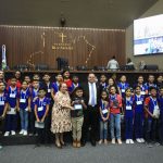 03 Assembleia homenageia o estudante Luan Gama pela participacCCA7aCC83o no quadro Pequenos GeCC82nios