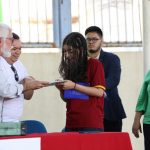 Aluna Giovanna Darc ganhou uma das obras do escritor Dori Carvalho Foto Euzivaldo Queiroz Educacao 1024x683 1