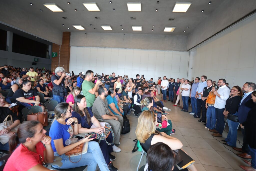Enfermeiros comemoraram contratação direta pelo Estado e deixam de ser terceirizados Portal Informe Digital Enfermeiros comemoraram contratacao direta pelo Estado Foto Alex Pazuello Secom 1024x682 1