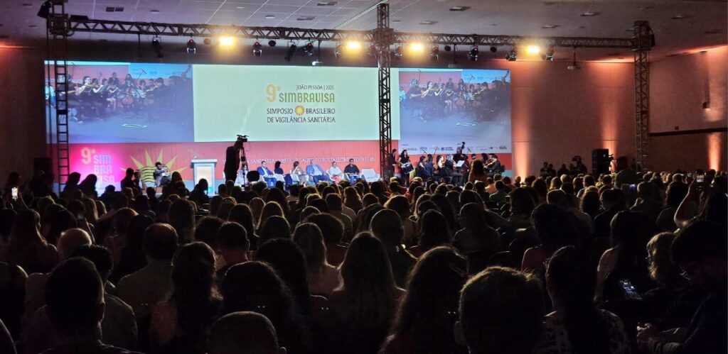 Vigilância Sanitária: Amazonas apresenta 14 produções científicas destacando monitoramento e protocolos em simpósio nacional Portal Informe Digital FVS RCP Simbravisa FVS RCP FOTO Girlene Medeiros FVS RCP 1 1024x499 1