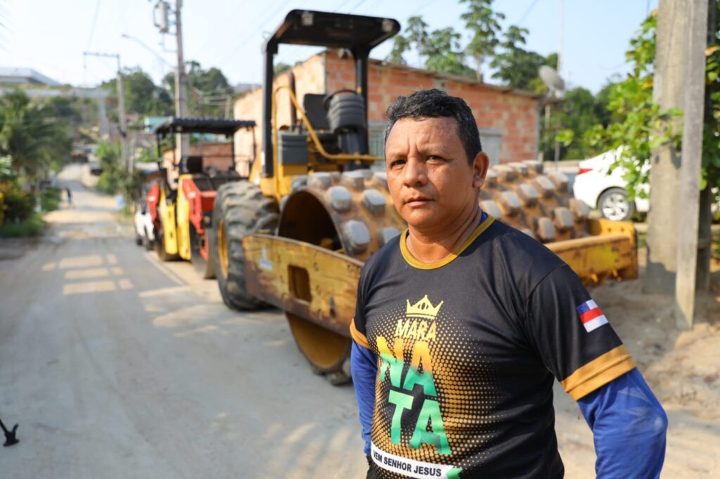 Moradores da comunidade Coliseu I comemoram obras do Asfalta Amazonas Portal Informe Digital Moradores da comunidade Coliseu I comemoram obras do Asfalta Amazonas Personagem Vando Pimenta Foto Alex Pazuello Secom 1024x682 1