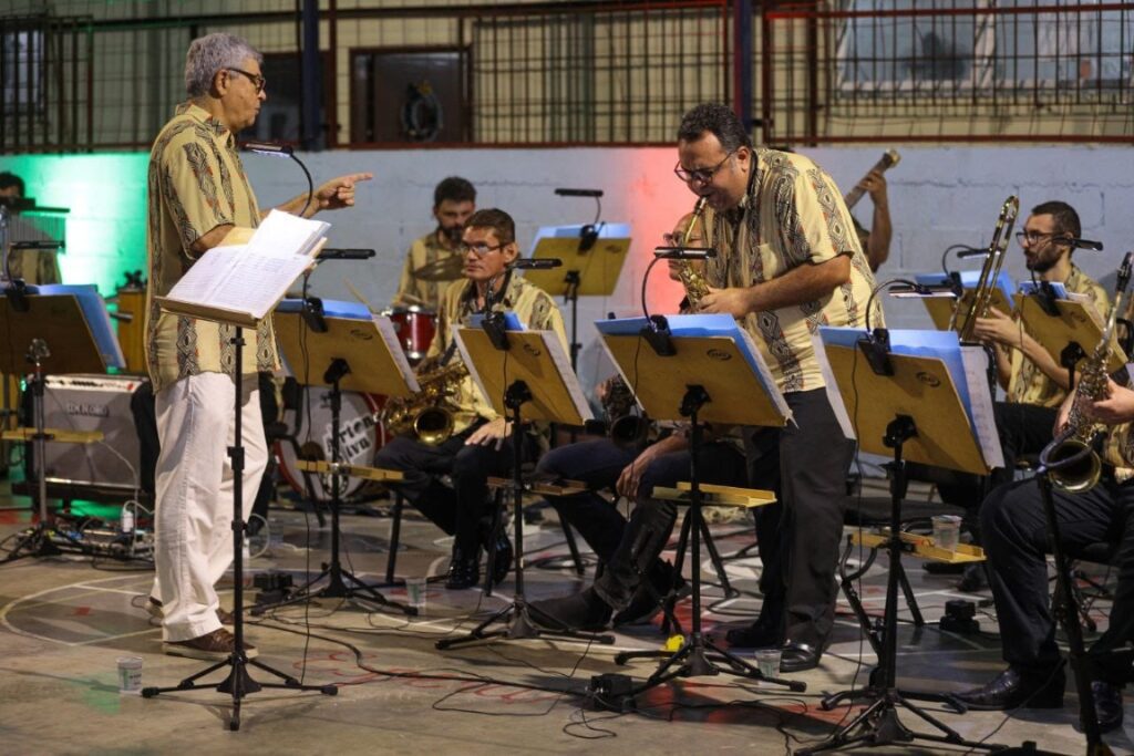 Governo do Estado leva concerto natalino da Amazonas Band à instituição no bairro Colônia Antônio Aleixo Portal Informe Digital Cultura Natal concerto Amazonas Band 1 Marcely Gomes 1024x683 1