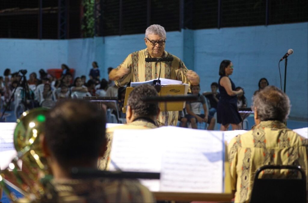 Governo do Estado leva concerto natalino da Amazonas Band à instituição no bairro Colônia Antônio Aleixo Portal Informe Digital Cultura Natal concerto Amazonas Band 2 Marcely Gomes 1024x677 1