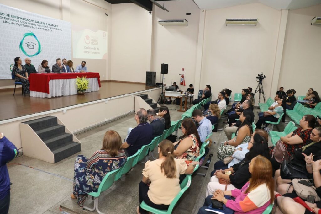 Educac807 a771 o Seduc e Uea formac807 a771 o curso Foto Euzivaldo Queiroz 1024x682 1