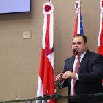 Sancionada lei de Roberto Cidade que proibe e estabelece multa para acoes de telemarketing realizadas via bots e robos