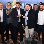 Deputado Cabo Maciel acompanha entrega de equipamentos e veiculos para a UEA fortalecendo compromisso com educacao no Amazonas Db4ISl