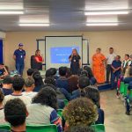 Proaj iniciativa do deputado Joao Luiz leva orientacoes e palestra para estudantes da Compensa KbEVRc
