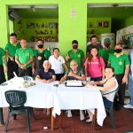 Deputada Joana Darc homenageia restaurante Canto da Peixada que ha 50 anos gera emprego em Manaus e difunde a culinaria amazonense VnNirc