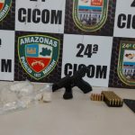 PMAM DUPLA E PRESA POR PORTE ILEGAL DE ARMA DE FOGO ASSOCIACAO CRIMINOSA E TRAFICO DE DROGAS FOTO DIVULGACAO PMAM 577x435 bxvnAd