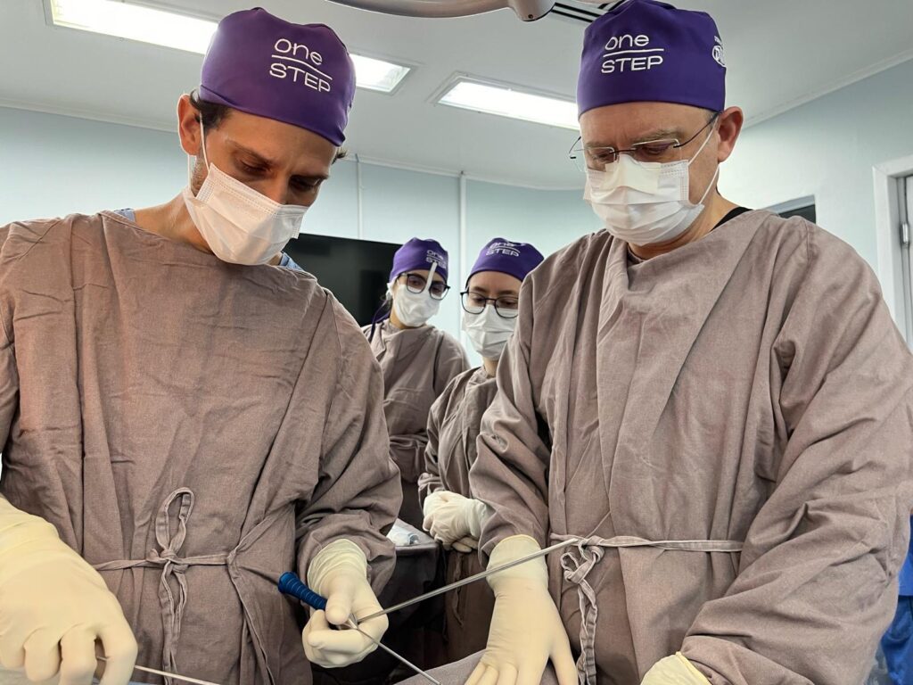 SES Fundac807 a771 o Hospital Adriano Jorge realiza cirurgia ortope769 dica com te769 cnica ine769 dita Foto Amanda Amorim 1024x768