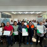 Detran AM Diretor presidente Wendell Waughan com contemplados CREDITO Divulgacao Detran AM uQeOMG