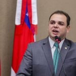 Lei de Roberto Cidade isenta de pagamento de taxas para emissao da 2a via de documentos danificados por ocorrencia de desastres naturais Foto Rodrigo Brelaz 7ZxBTh