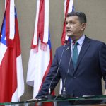 Comandante Dan comemora a data base dos servidores da educacao da saude e da seguranca publica VSeE6q