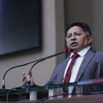 Deputado Sinesio Campos destaca valorizacao dos profissionais da educacao apos anuncio de reajuste 1024x683 L2LW1w