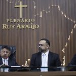 Sinesio Campos destaca importancia da mineracao sustentavel em Cessao de Tempo com secretario da Semig Ronney Peixoto 1024x682 jH0AXL