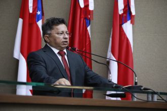 Sinesio Campos realiza Audiencia Publica para discutir implementacao do Servico de Verificacao de Obitos em Manaus ca37JO