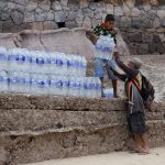 Assembleia Legislativa do Amazonas atua na doacao de agua mineral para comunidades isoladas pela seca Foto Danilo Mello PfWAf7