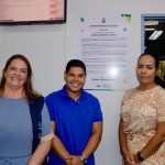 Placas informando sobre a Lei de Mario Cesar Filho que garante acompanhantes aos autistas sao instaladas nas unidades hospitalares do Estado 1024x683 SjeWVw