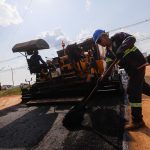 Asfalta Amazonas Moradores da comunidade Parque Solimoes afirmam que obras trouxeram dignidade de moradia e renda na regiao 1 Foto Mauro Neto Secom