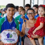 SECOM Merenda em Casa Cleonice Ferreira e filho FOTO Mauro Neto