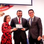 Governo do Amazonas e premiado com Selo Diamante de Transparencia Publica pelo segundo ano consecutivo 6Foto Sandro Lima Yara Lins Governador e Jeibson Justiniano controlador geral 1024x576 1