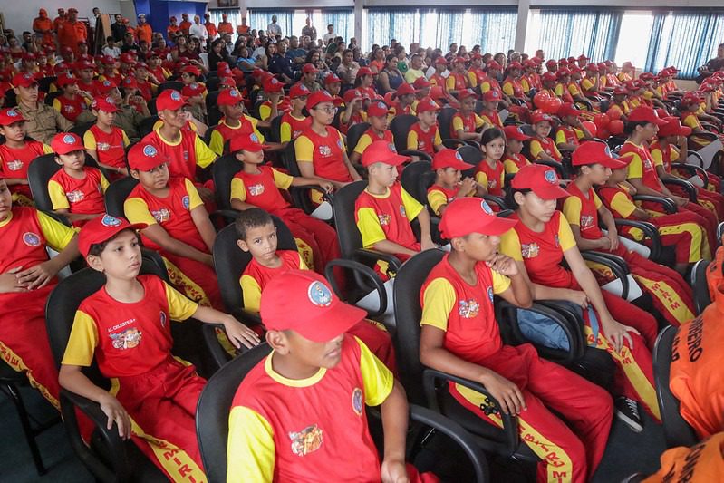 Mais de 660 crianças e adolescentes do programa Bombeiro Mirim iniciam atividades em 11 cidades do Amazonas Portal Informe Digital CBMAM 2 Arthur Castro Secom
