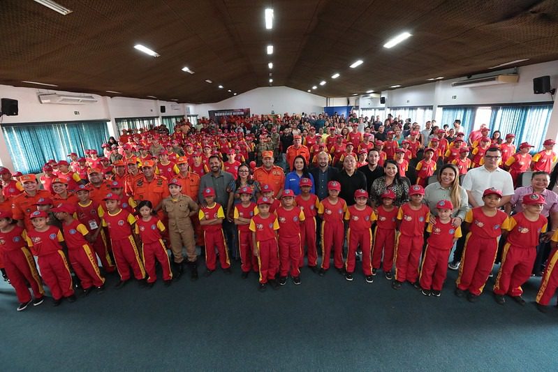 Mais de 660 crianças e adolescentes do programa Bombeiro Mirim iniciam atividades em 11 cidades do Amazonas Portal Informe Digital CBMAM 3 Arthur Castro Secom