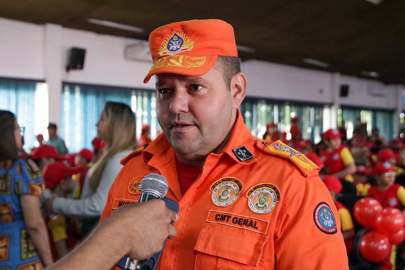 Mais de 660 crianças e adolescentes do programa Bombeiro Mirim iniciam atividades em 11 cidades do Amazonas Portal Informe Digital CBMAM 6 comandante geral do Corpo de Bombeiros Orleilso Muniz foto Arthur Castro Secom