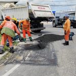 Prefeitura de Manaus atende solicitacao de moradores com servicos de recuperacao asfaltica 2