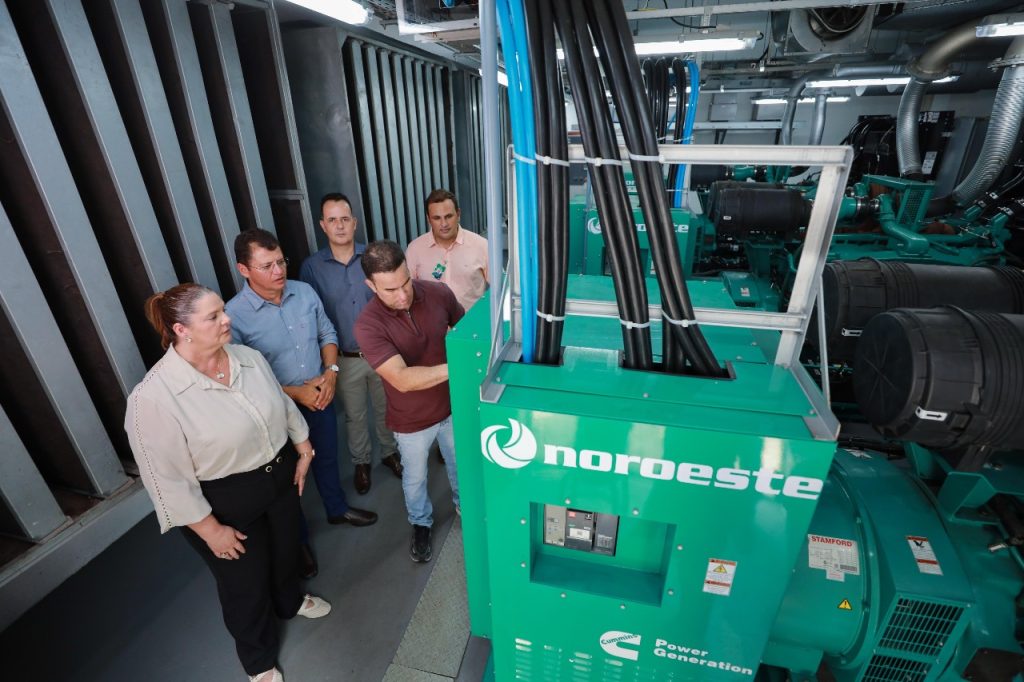 Governo do Amazonas instala novos grupos geradores e moderniza o sistema elétrico do Complexo Hospitalar Sul Portal Informe Digital WhatsApp Image 2025 03 10 at 16.10.24 1 1 1024x682 1