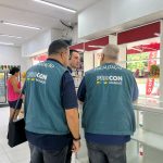 Procon Manaus realiza fiscalizacao em farmacias em parceria com o CRF AM e Visa Manaus