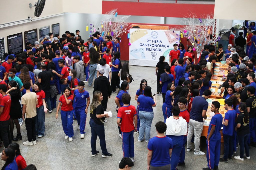 Ceti João dos Santos Braga une bilinguismo, geometria e culinária em evento pedagógico Portal Informe Digital Educacao Feira Gastronomia e Bilingue foto Euzivaldo Queiroz 1024x682 1