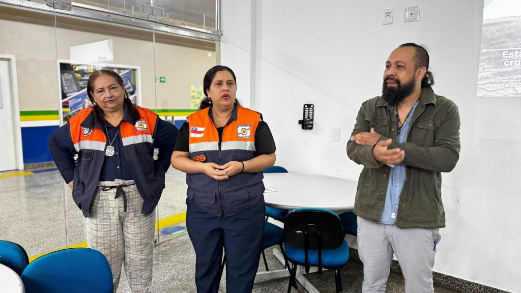 Defesa Civil na Escola: Alunos de escola estadual recebem capacitação sobre proteção civil Portal Informe Digital DC DEFESA CIVIL ESCOLA PROF DHEYSON LEMOS FOTOS LUCAS MONTEIRO 3 1024x576 1