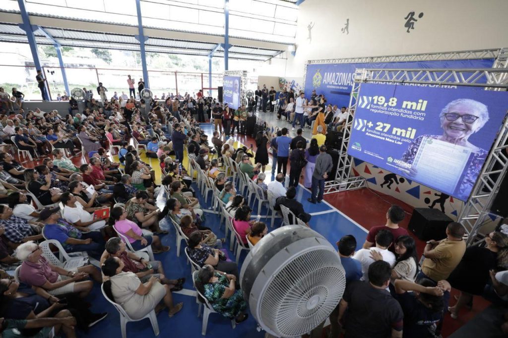 Governador Wilson Lima entrega mil títulos no Vale do Sinai e ultrapassa 19 mil famílias com imóveis regularizados no Amazonas Portal Informe Digital Governador Wilson Lima entrega mil titulos no Vale do Sinai e ultrapassa 19 mil familias com imoveis regularizados no Amazonas 1 foto Alex Pazuello Secom 1024x682 1